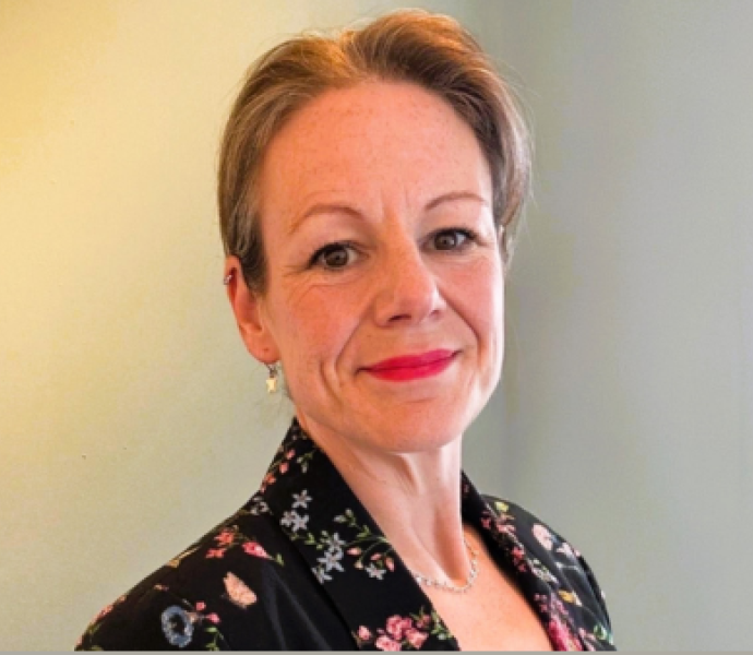 A professional headshot of Ffion Robinson