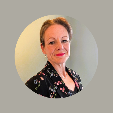A professional headshot of Ffion Robinson